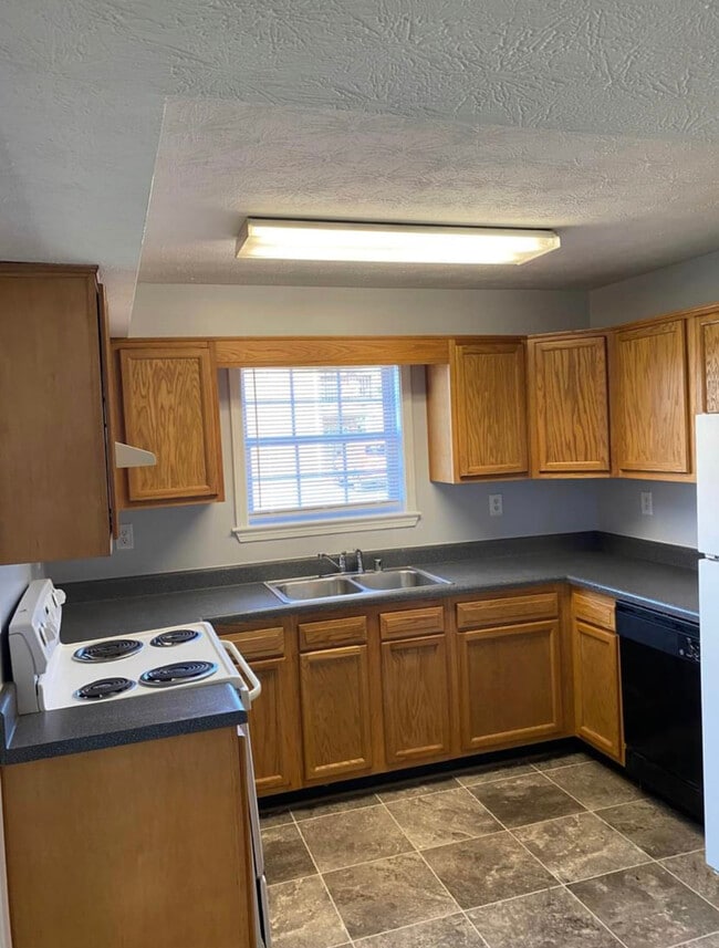 Kitchen - 106 Kenilworth Ct Unit D