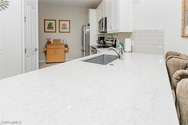 Photo - 5988 Mayflower Way