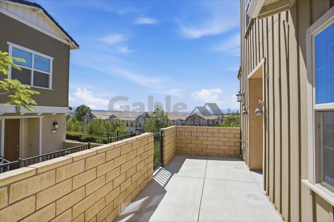 26425 Choral Ln