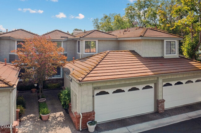 Building Photo - 29723 Strawberry Hill Dr Rental