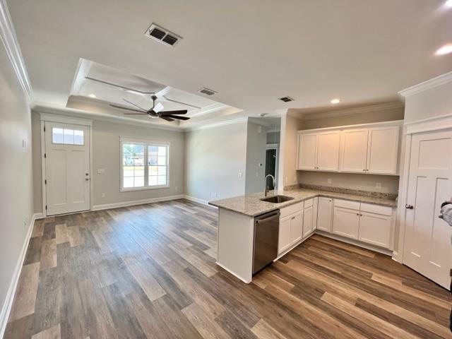 Photo - 102 Chamberlain Trce