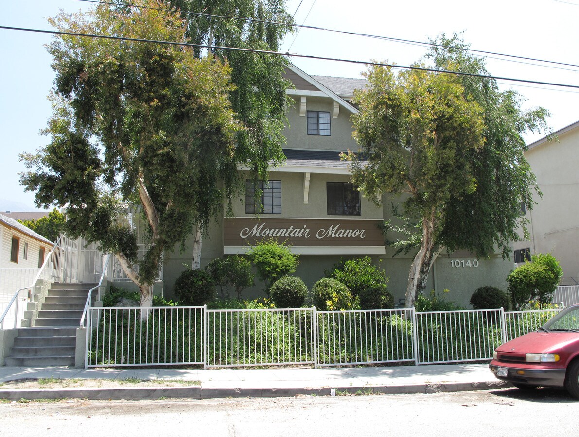 Photo - Mountair Manor