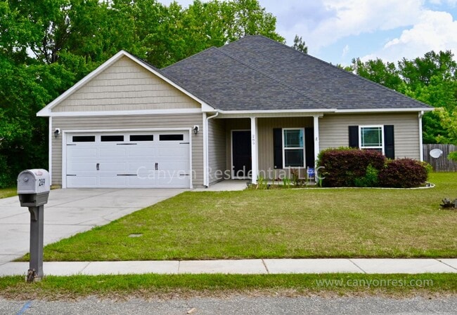 Building Photo - Stunning Ranch-Style Haven in Bridgeport: ...