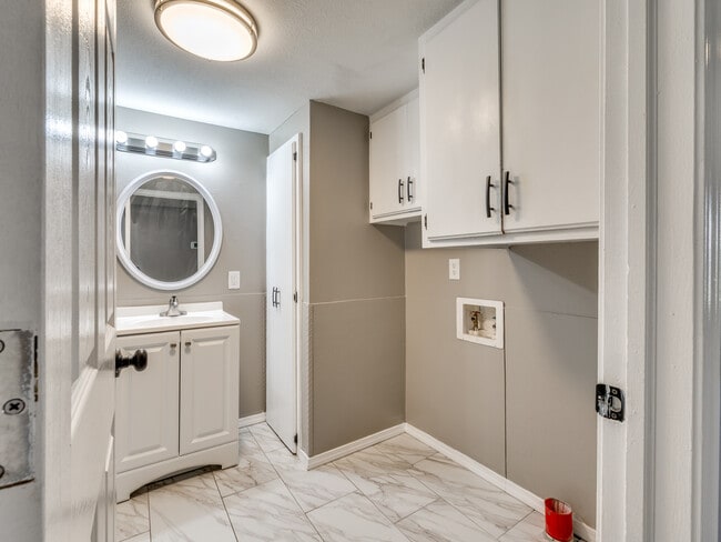 Photo - 453 S 50th West Ave