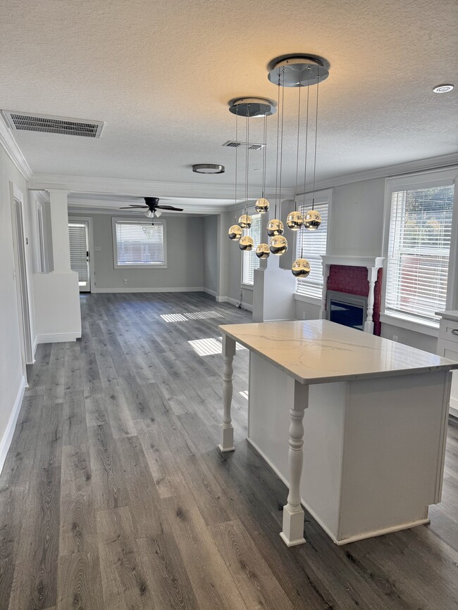 Photo - 5904 N Eustace Ave