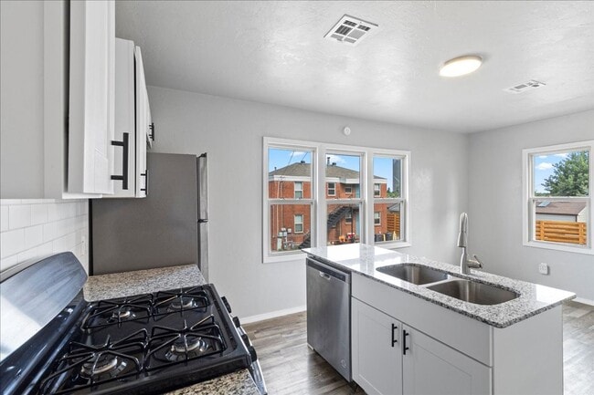 Building Photo - 4610 N Classen Blvd Unit 4610 1/2 N Classen Blvd