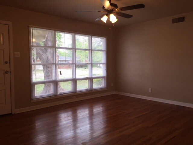 Photo - Huge Updated 4 Bedroom/2 Bath/2 Living Room House close to TTU - Available AUGUST