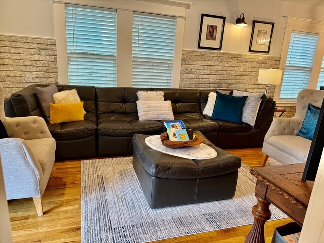 Photo - 1406 Edwards St