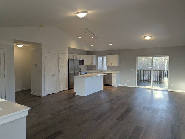 Photo - 132 Chalet Dr