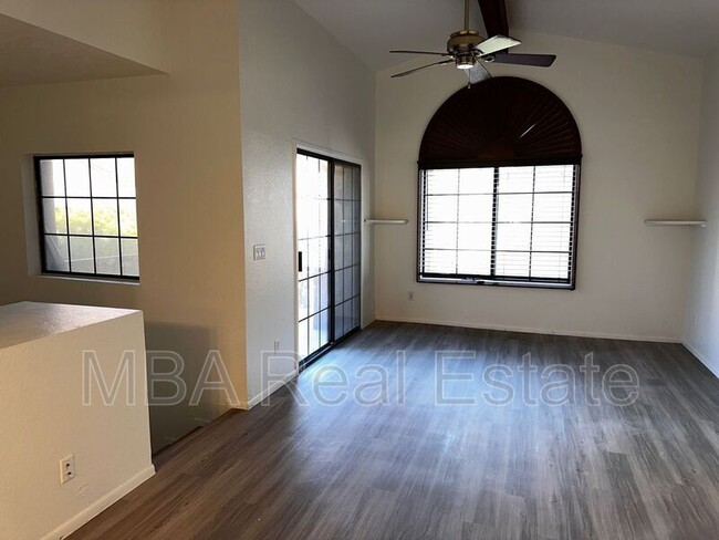 Photo - 700 E Mesquite Cir Unit Q220