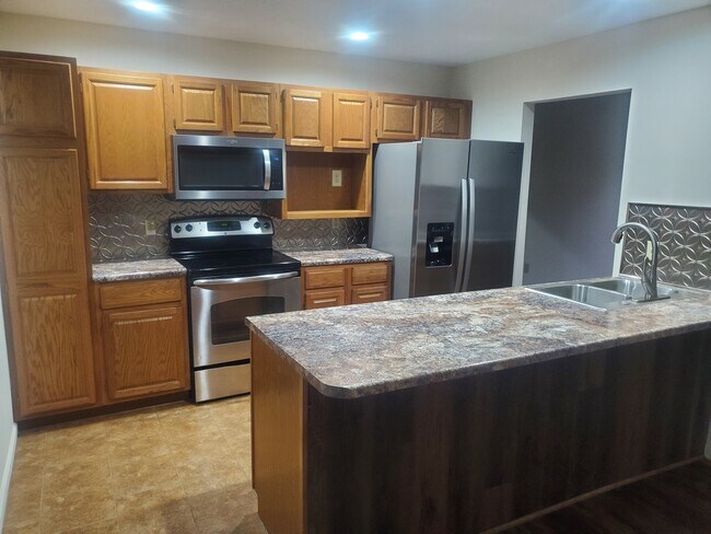 Kitchen - 919 Saint Charles St Unit D