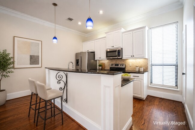 Photo - 3119 Fairdale Oaks E