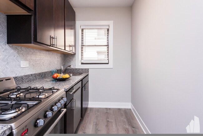 Photo - 441 W Belden Ave