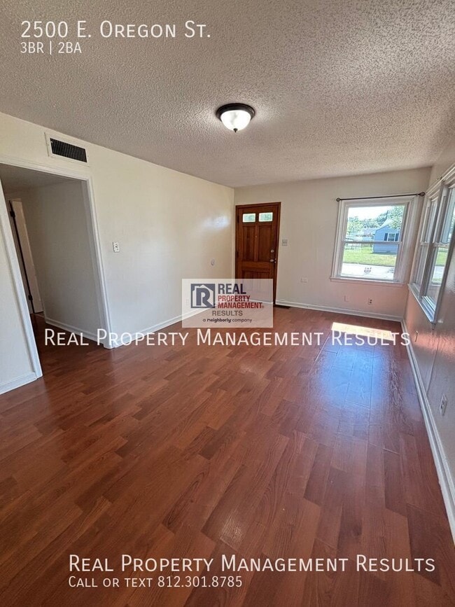 Photo - 2500 E Oregon St