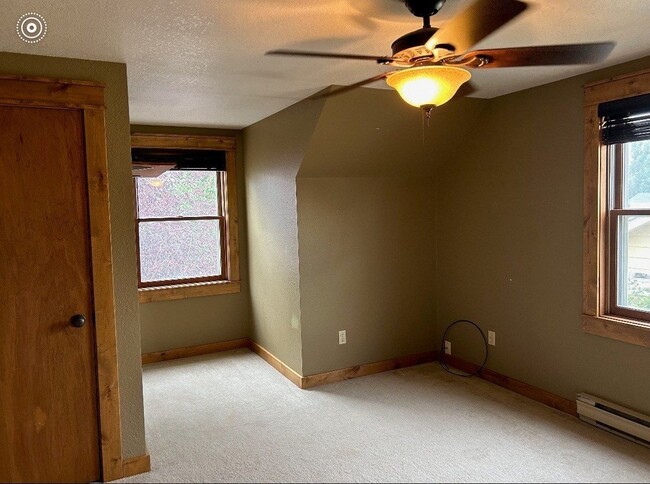 Photo - 106 8th St