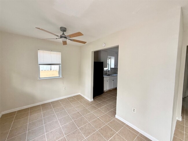 Photo - 3910 Hoffman St