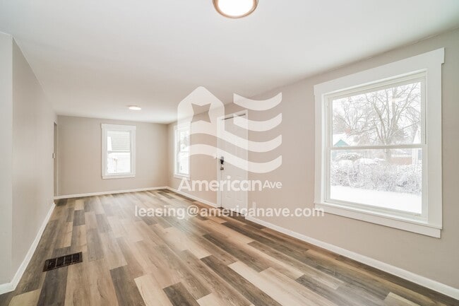 Photo - 2459 Lexington Ave