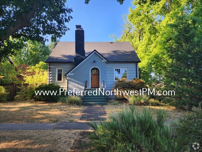 Building Photo - Beautiful 1920s Home in Jeffereson Westsid...