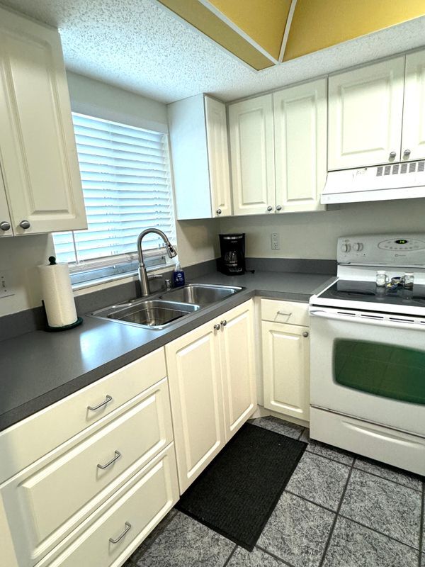 Photo - 3719 Lake Bayshore Dr