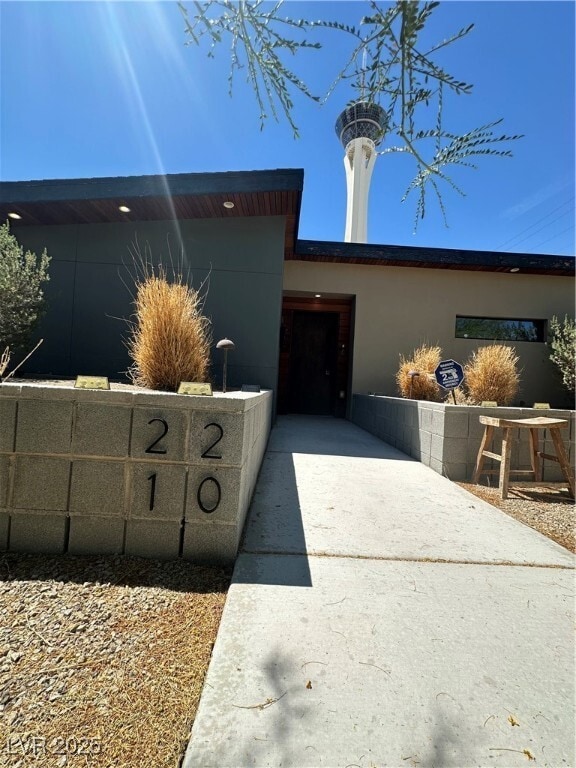 Building Photo - 2210 Santa Clara Dr Rental