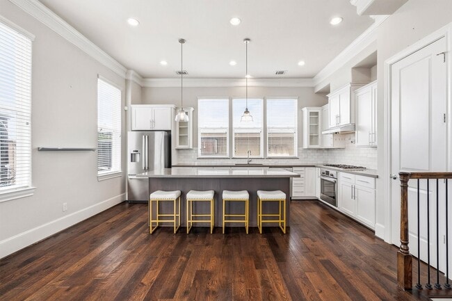 Photo - 9614 Riddlewood Ln