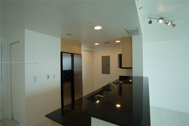 Photo - 325 S Biscayne Blvd