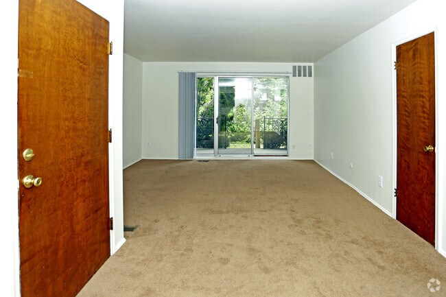 Manor Apartments For Rent in Warren, MI