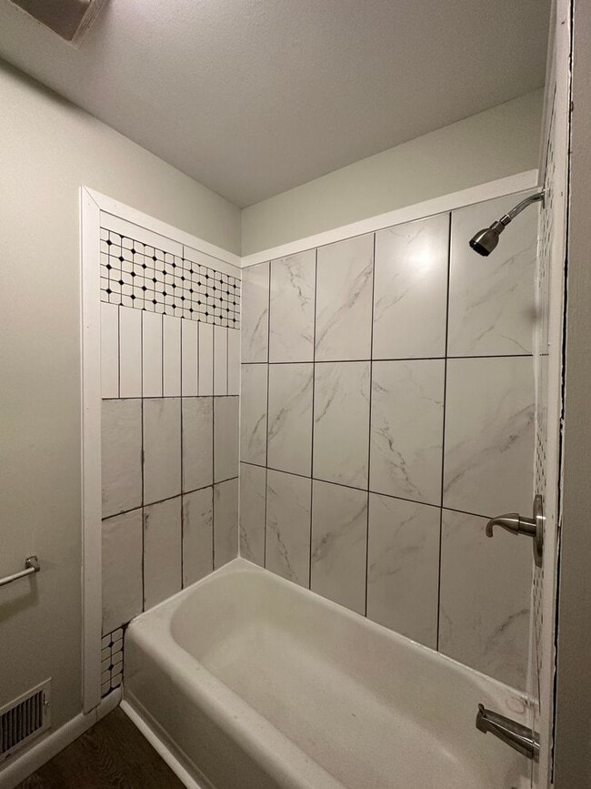 Photo - 4 1/2 Salisbury St Unit 1