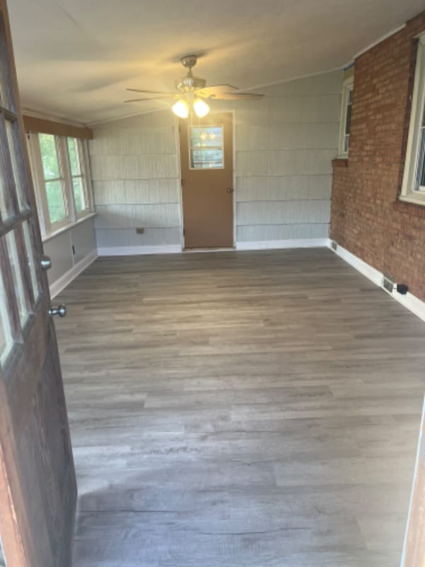 Photo - 729 Glensford Dr