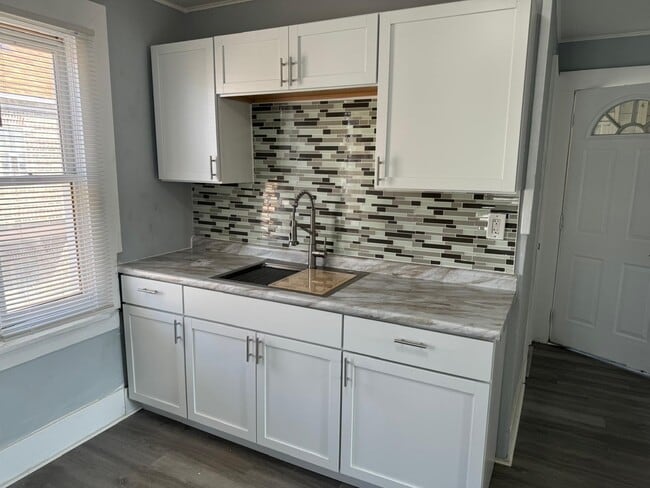 Photo - 1115 W 150th St