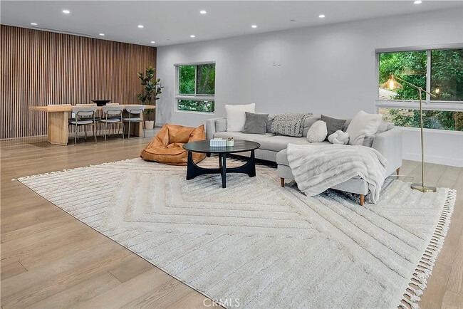 14157 Tiara St Unit 101