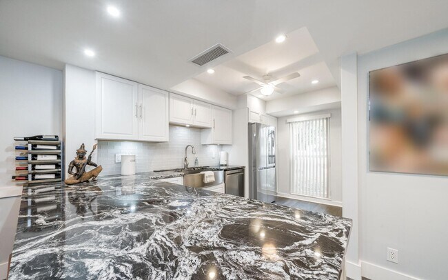 Photo - 1814 Presidential Way Unidad 103