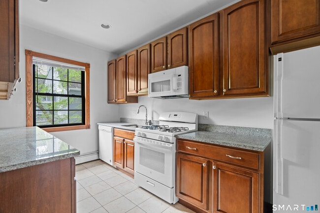 Photo - 623 Whitney Ave Unidad #4