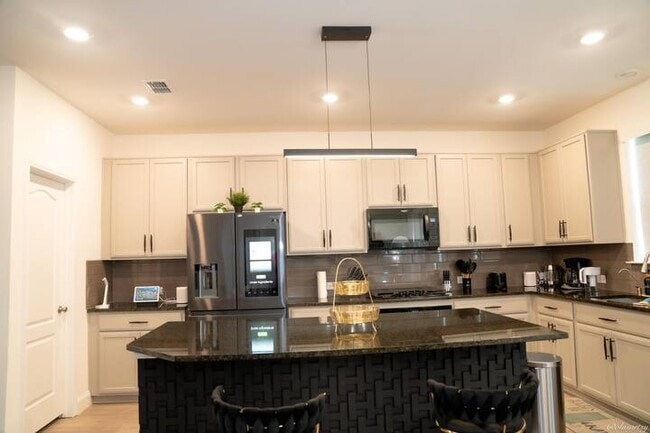 Photo - 528 Bronze Forest Dr