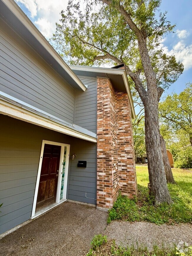 Building Photo - Depew Unit B Rental
