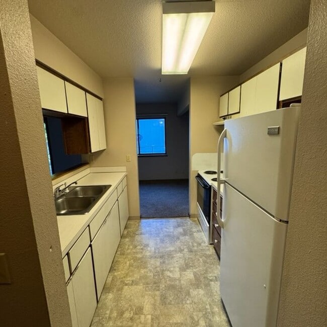 Photo - 7573 W Pine St Unidad 2