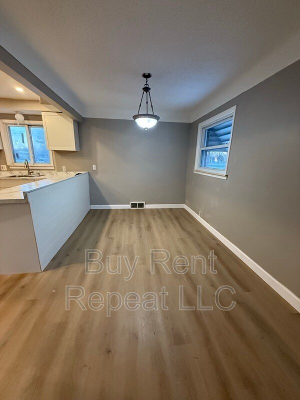 Photo - 22847 Panama Ave