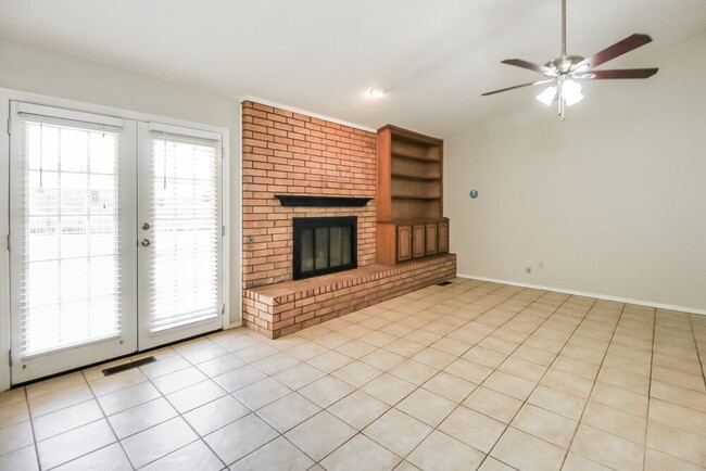 Photo - 4716 Brookwood Dr