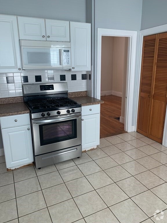 Building Photo - 19 Charnwood Rd Rental