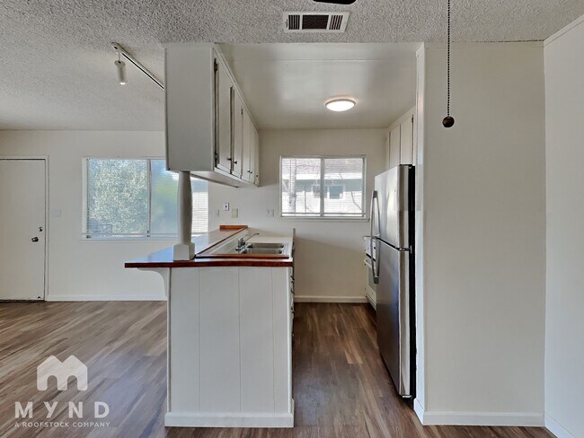 Photo - 3157 Occidental Dr Unit 4