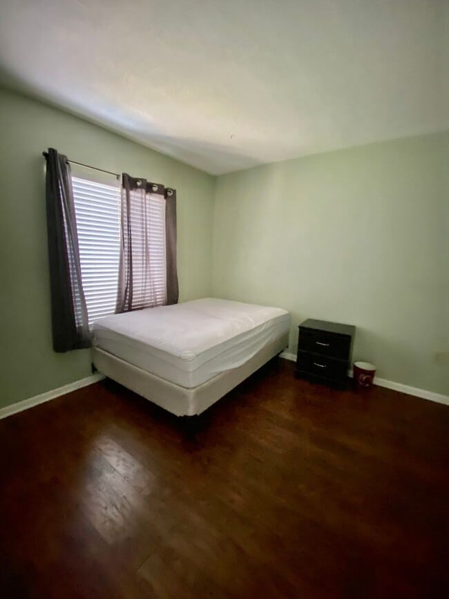 Photo - 2 Bedroom 2 Bathroom Unit @ Park Circle Unit 1600 Park Circle  1018