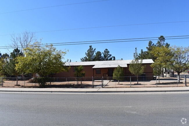 Building Photo - 14780 Gabriela Ln Rental