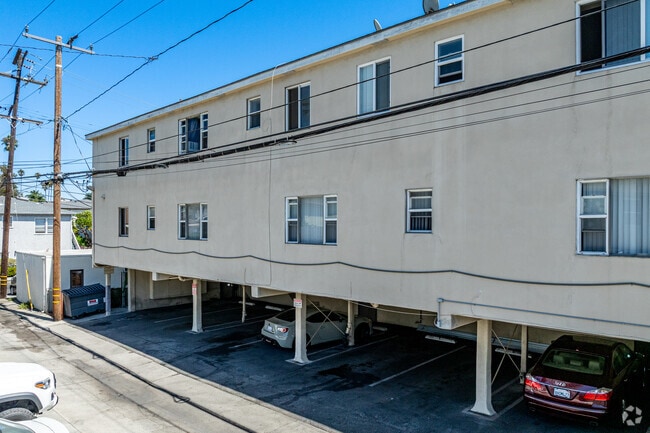 125 Ximeno Avenue