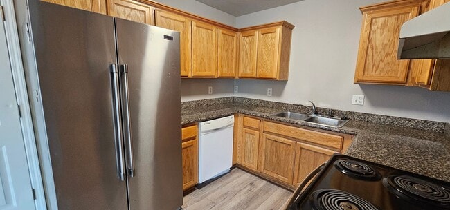 Photo - 186-186 Ringuette St