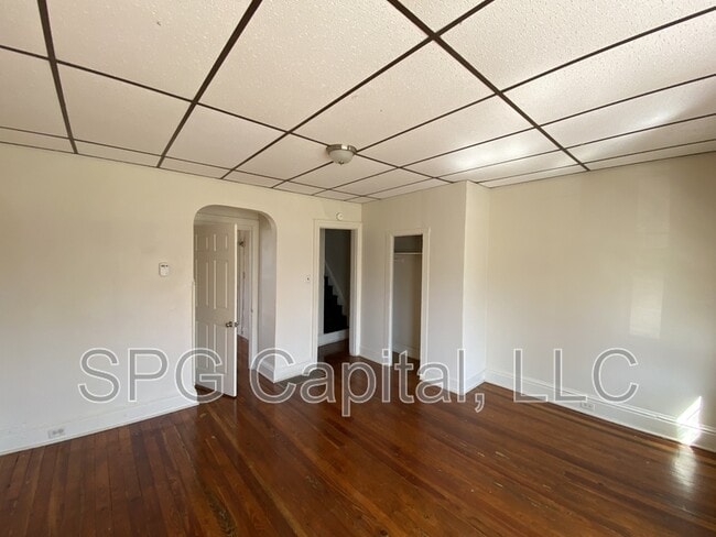 Photo - 1547 W King St