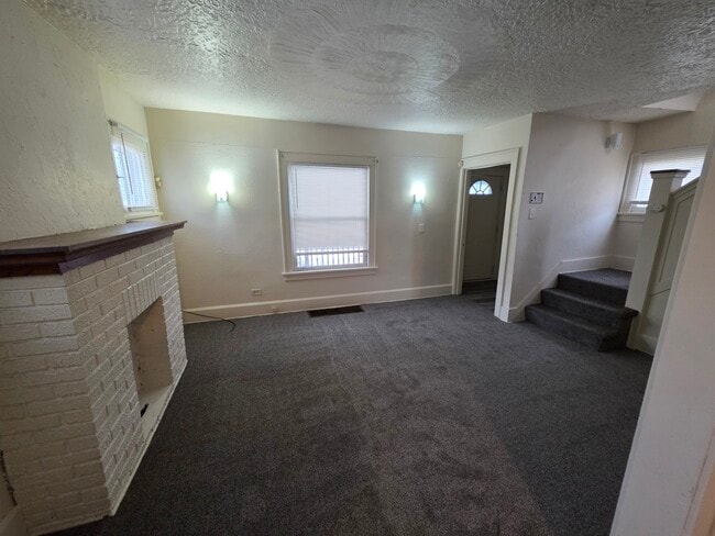 Photo - 804 Aberdeen St