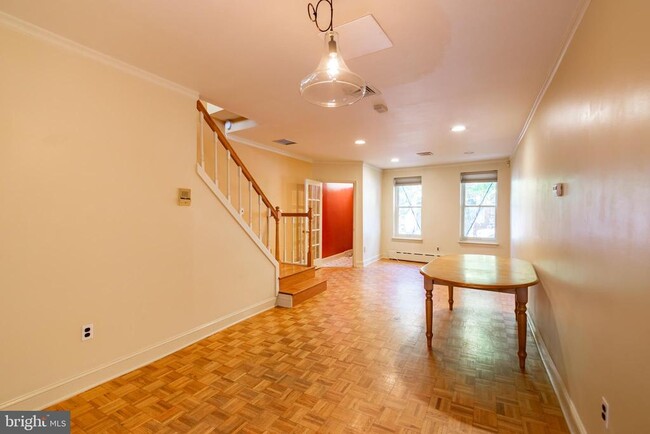 Photo - 512 Carpenter St Townhome