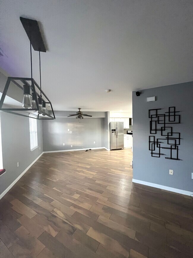 Newly remodeled living room/dining area - 316 N Broad St Casa Adosada