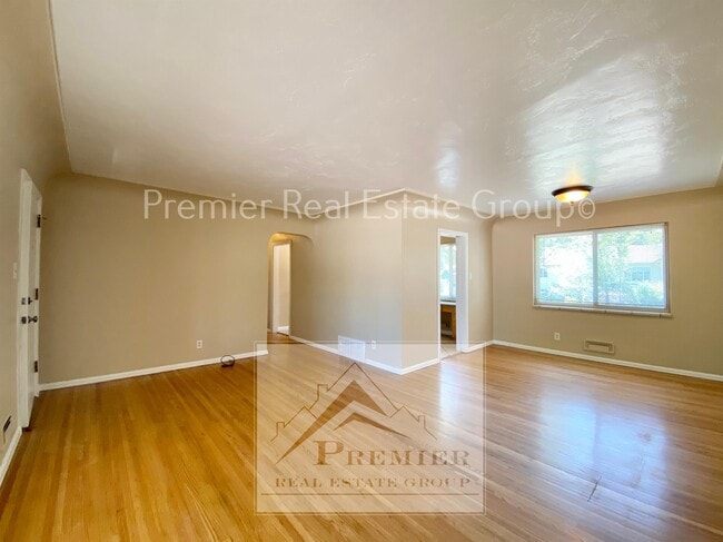 Photo - 325 W Ramona Ave
