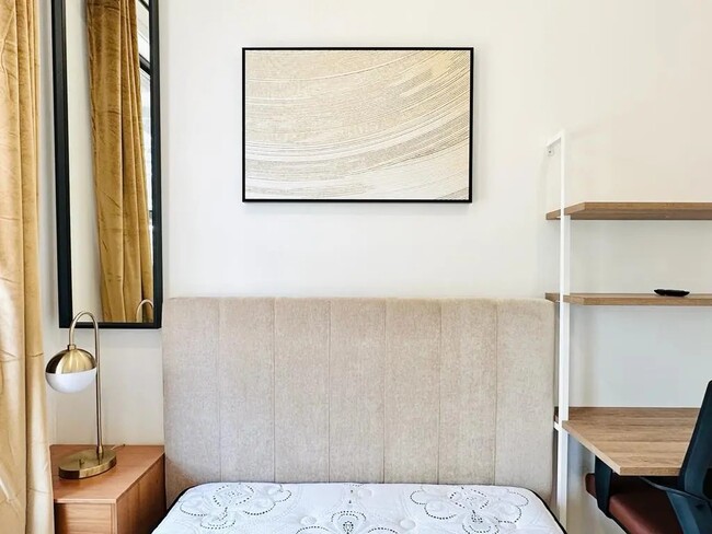 Photo - Furnished room/NOT APARTMENT Unit 2